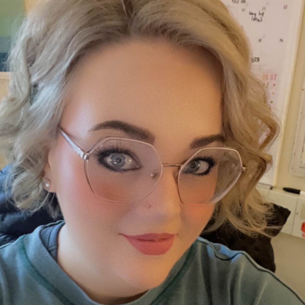 Meet your Posher, Elyse